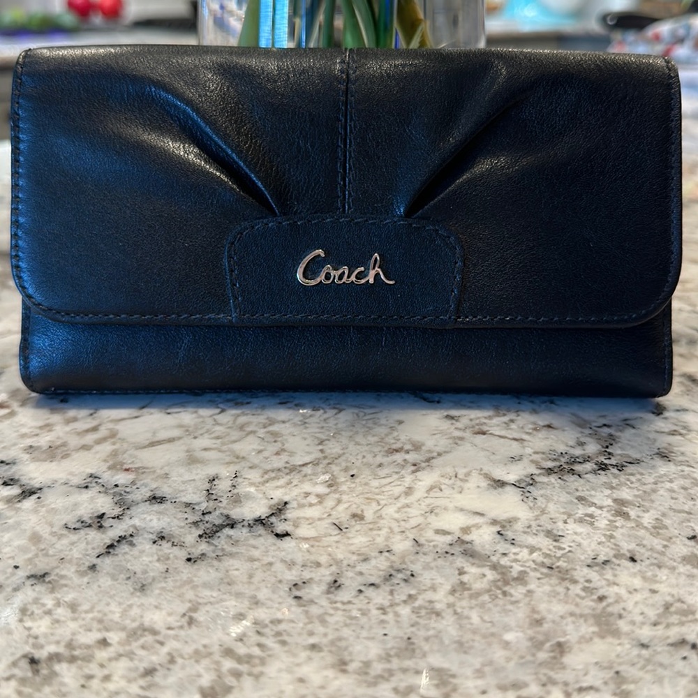 Coach Pleated Black Leather Wallet w/Checkbook. 7.5in.L x 4in.W